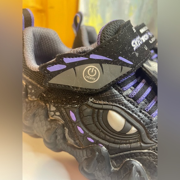 Used Sketchers Sketch-O-Saurus light up shoes, size 13 + Dino sandals size 3/4 - Picture 4 of 11